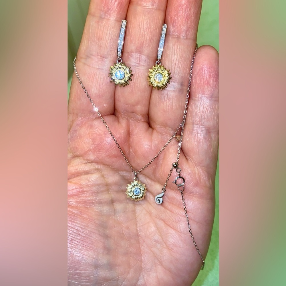 Sunflower 🌻 Pendant Necklace and Earrings Set - Gold and 925 Sterling Silver